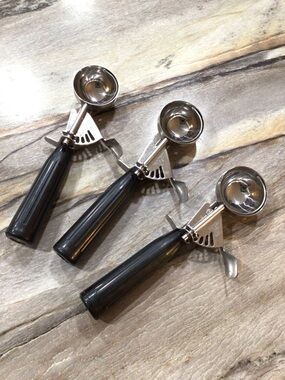 Set of 3 Thunder Group #30 Ice Cream Dishers 1oz Black Handle NSF